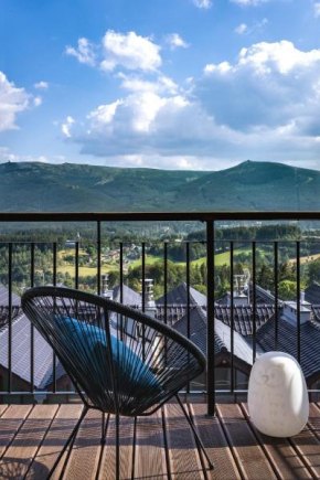 Słoneczny apartament z widokiem na góry